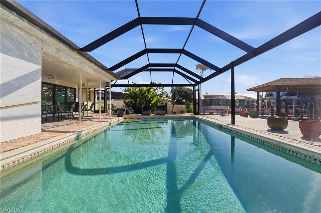 120 Albatross St Property Photo 34