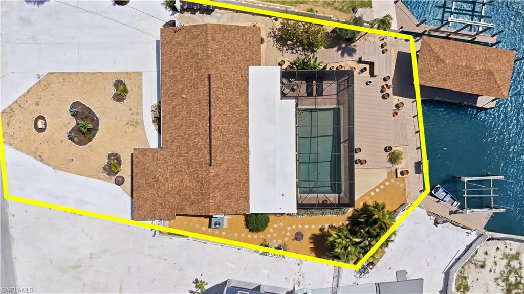 120 Albatross St Property Photo 44