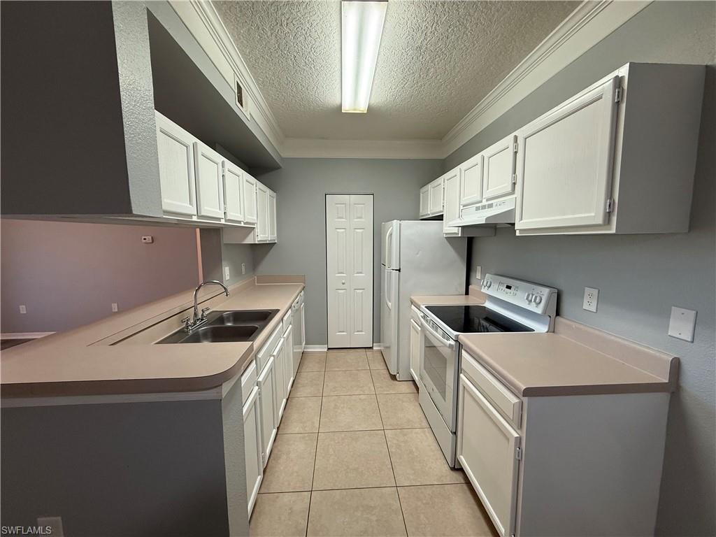 11520 Villa Grand 1023 Property Photo 4