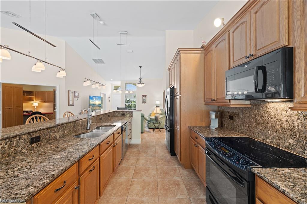 226030993 Property Photo 11