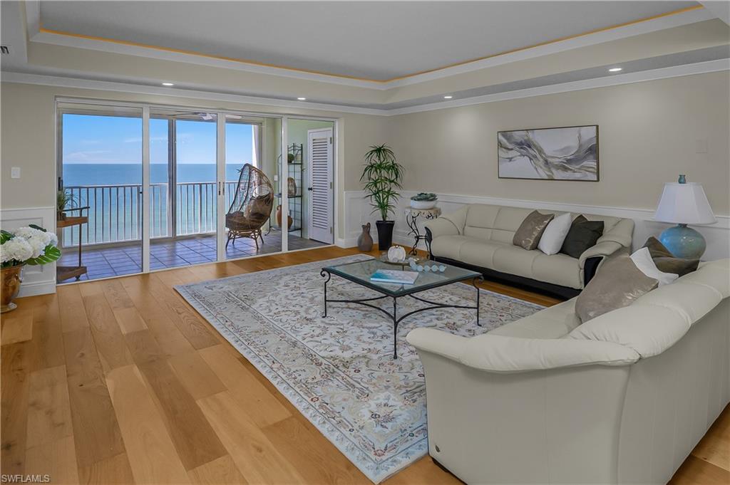 1255 Gulf Shore Blvd N 5s Property Photo 3