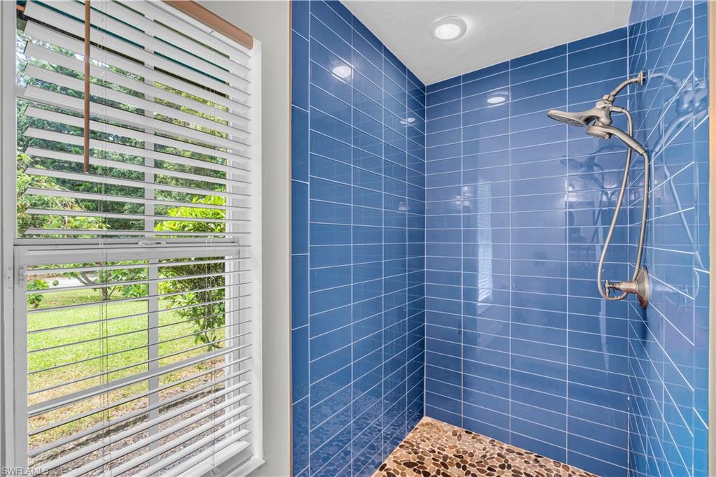 6061 Golden Oaks Ln Property Photo 17
