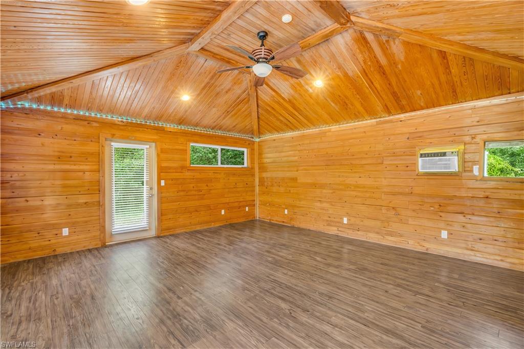 6061 Golden Oaks Ln Property Photo 26