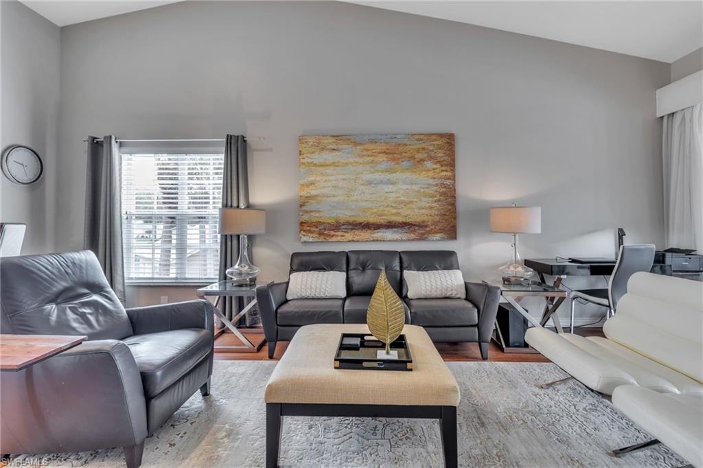 752 Wiggins Lake Dr 201 Property Photo 7