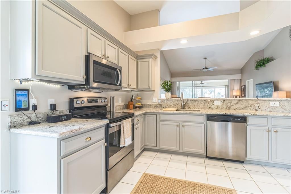 752 Wiggins Lake Dr 201 Property Photo 12
