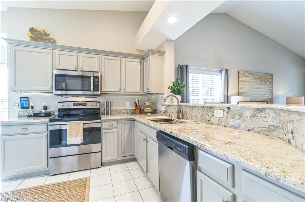 752 Wiggins Lake Dr 201 Property Photo 13