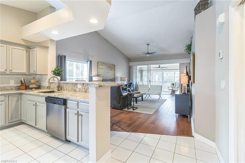 752 Wiggins Lake Dr 201 Property Photo 15