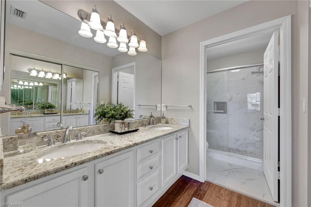 752 Wiggins Lake Dr 201 Property Photo 22