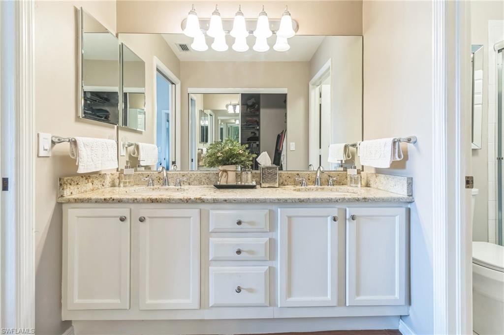 752 Wiggins Lake Dr 201 Property Photo 23