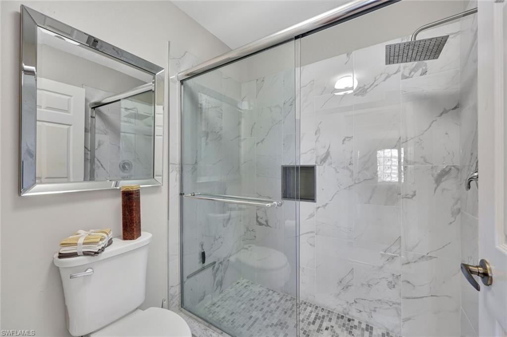752 Wiggins Lake Dr 201 Property Photo 24