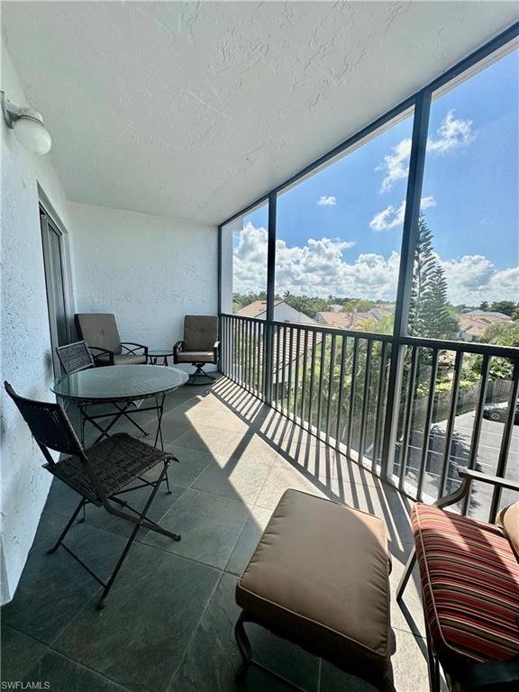 555 Park Shore Dr B403 Property Photo 36