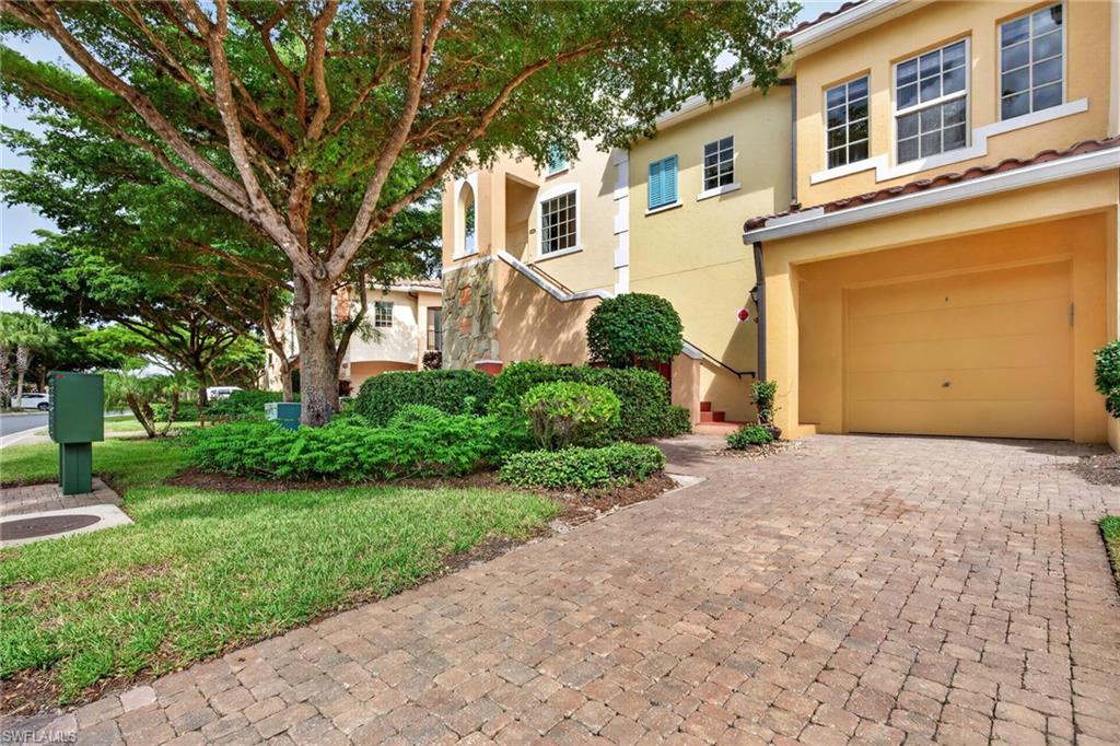 8701 Piazza Del Lago Cir 202 Property Photo 1