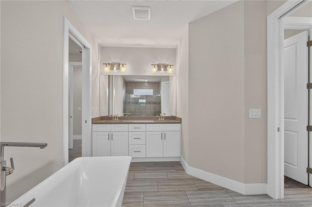 913 33rd Pl Property Photo 26