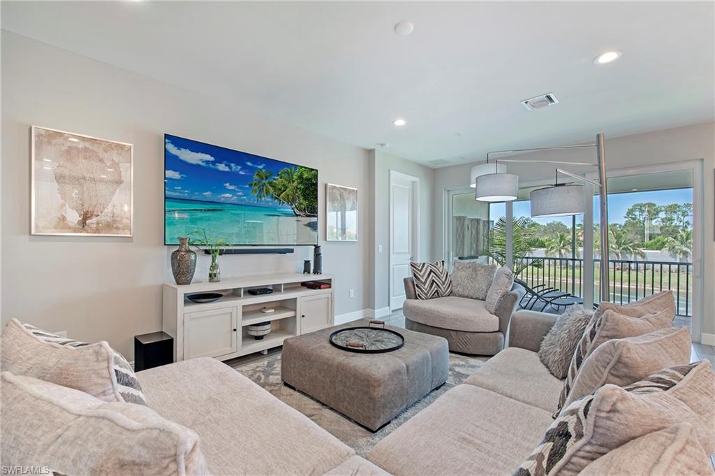 2555 Seychelles Dr 407 Property Photo 6