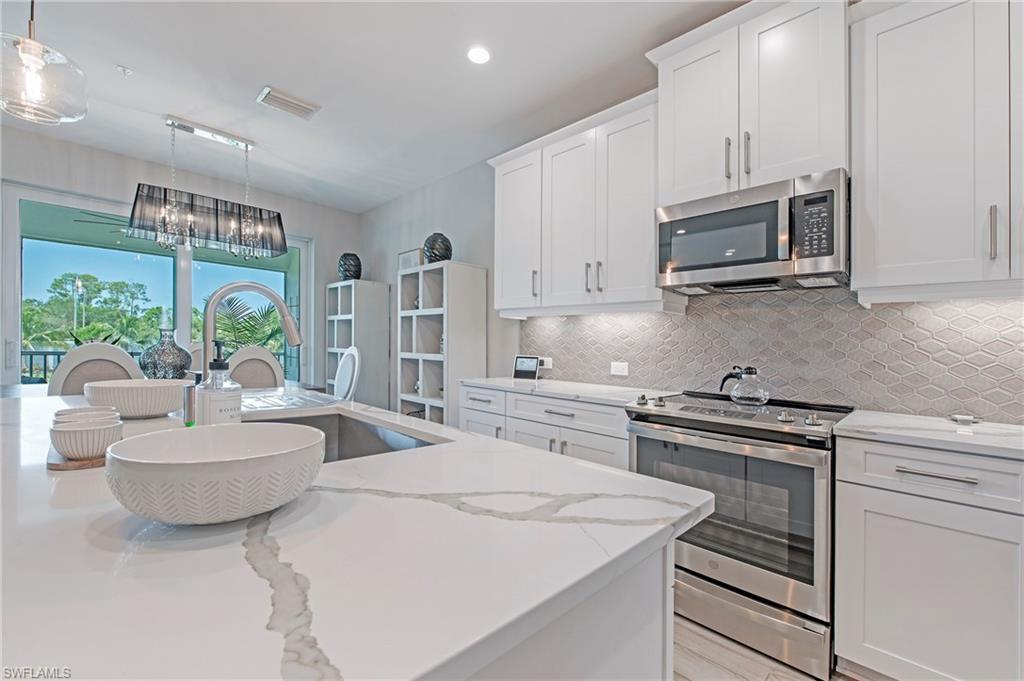 2555 Seychelles Dr 407 Property Photo 17