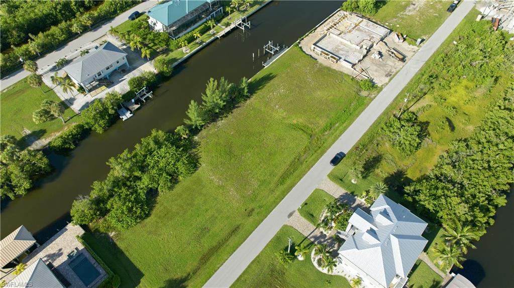 24239 Blackbeard Blvd Property Photo 9