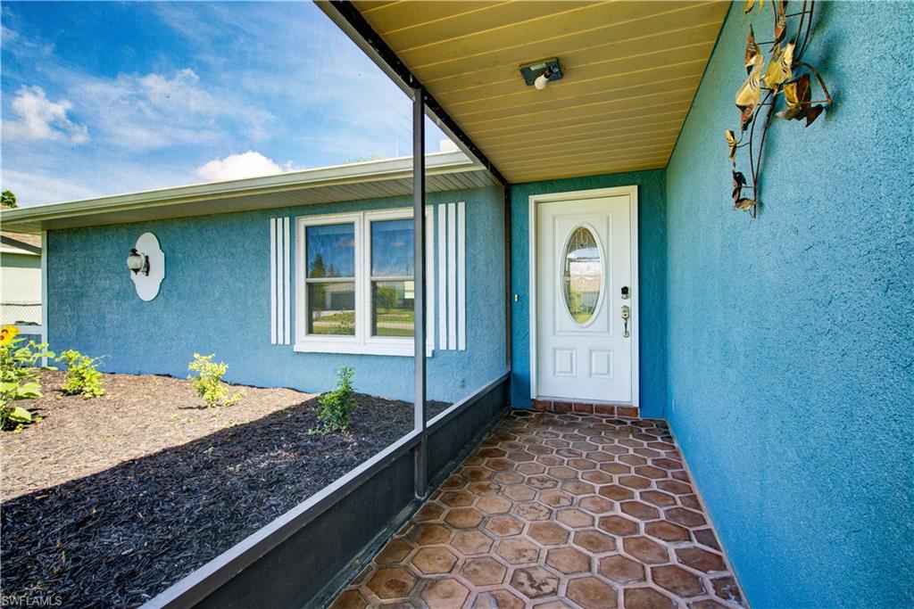 423 39th Ter Property Photo 6