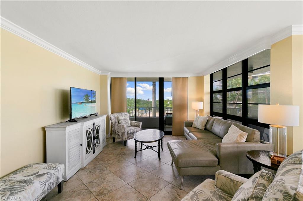 380 Seaview Ct 203 Property Photo 4