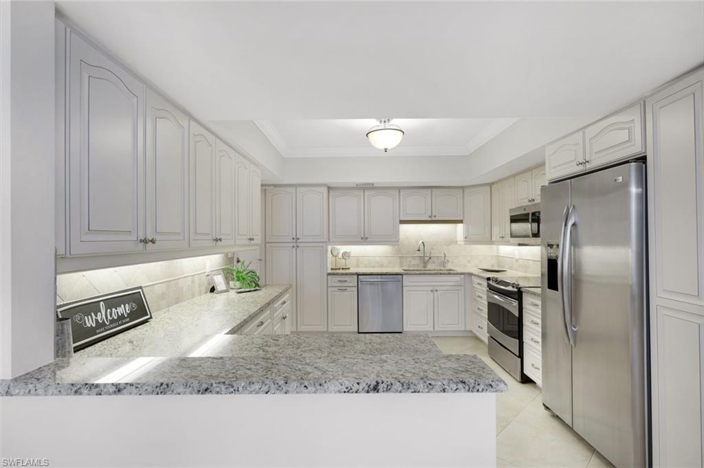 174 Collier Blvd 205 Property Photo 11