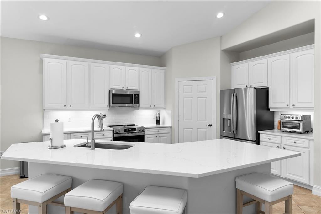 1286 Rialto Way 9-202 Property Photo 5