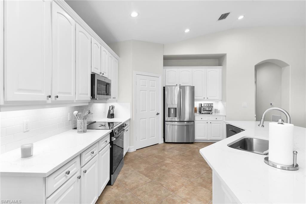 1286 Rialto Way 9-202 Property Photo 8