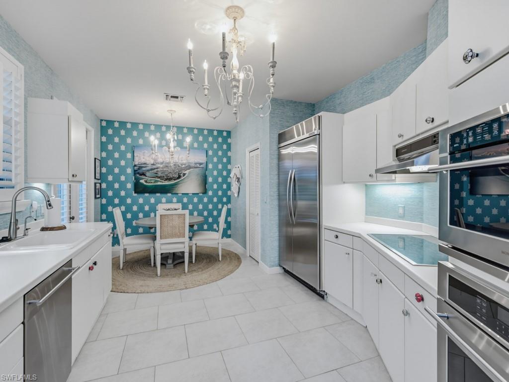 3000 Royal Marco Way 221 Property Photo 4
