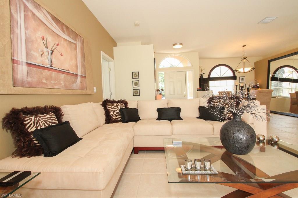 26343 Clarkston Dr Property Photo 2