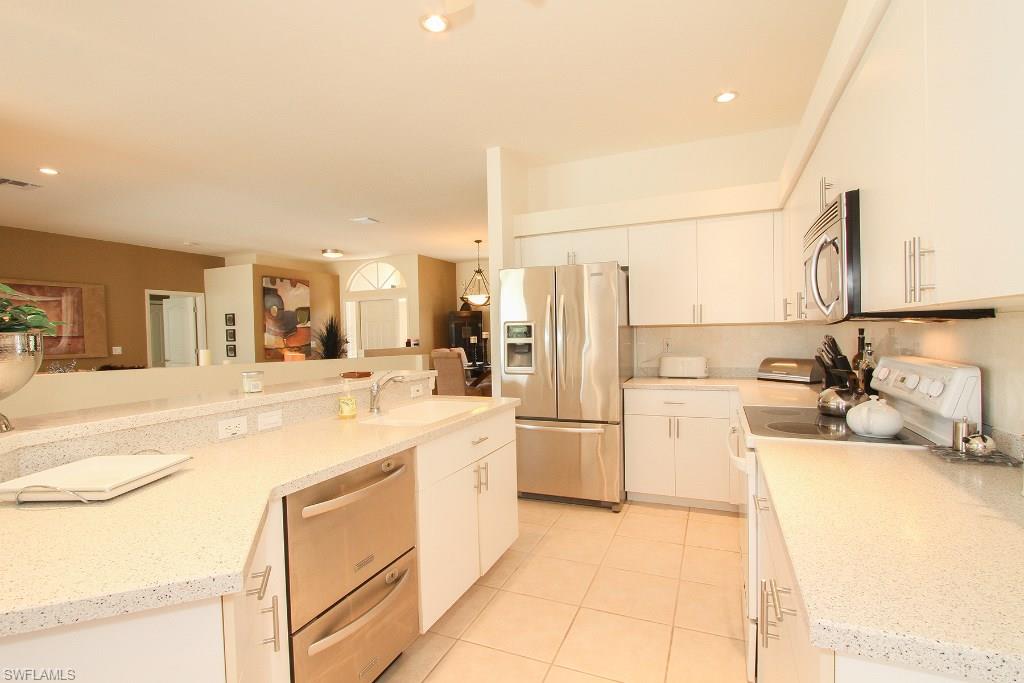 26343 Clarkston Dr Property Photo 7