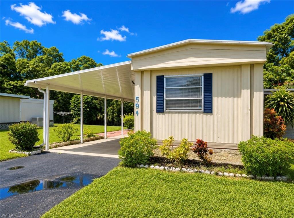 591 Cape Florida Ln Property Photo 2