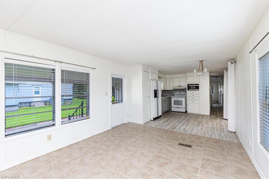 591 Cape Florida Ln Property Photo 7
