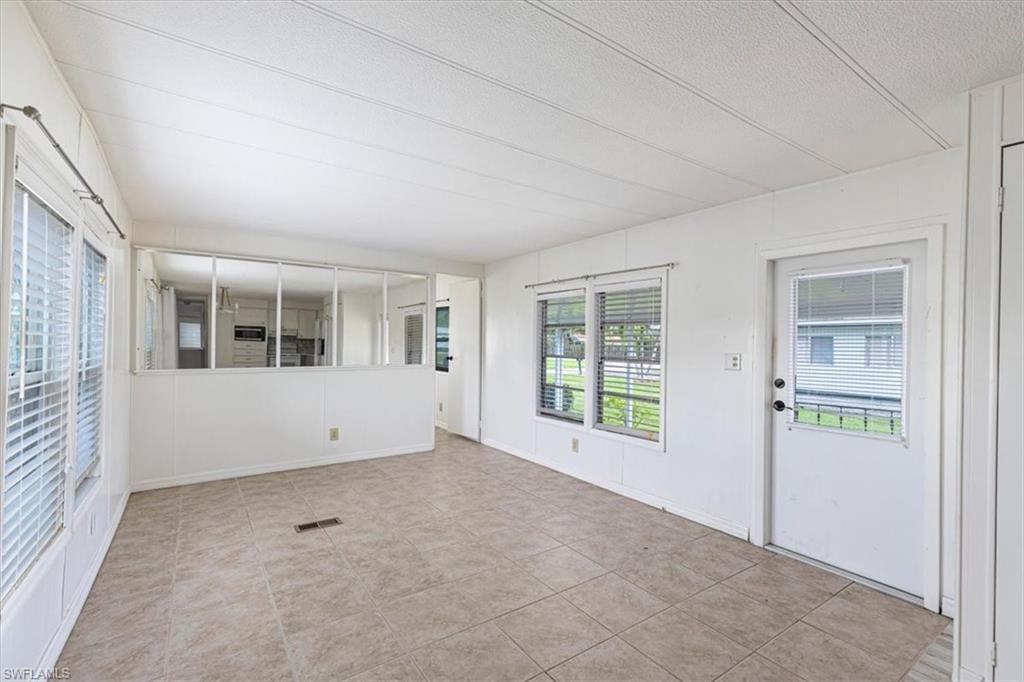 591 Cape Florida Ln Property Photo 9