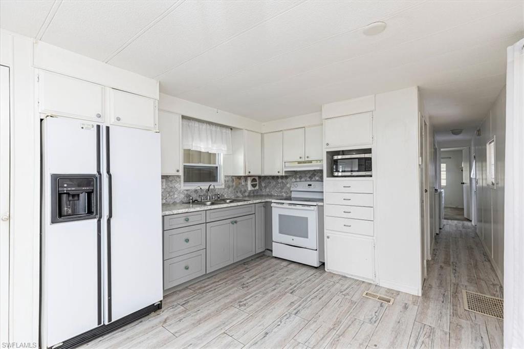 591 Cape Florida Ln Property Photo 10