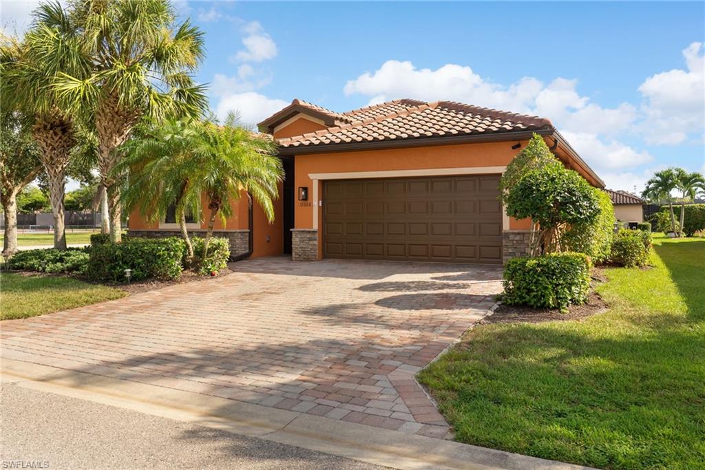 11068 Cherry Laurel Dr E Property Photo 2