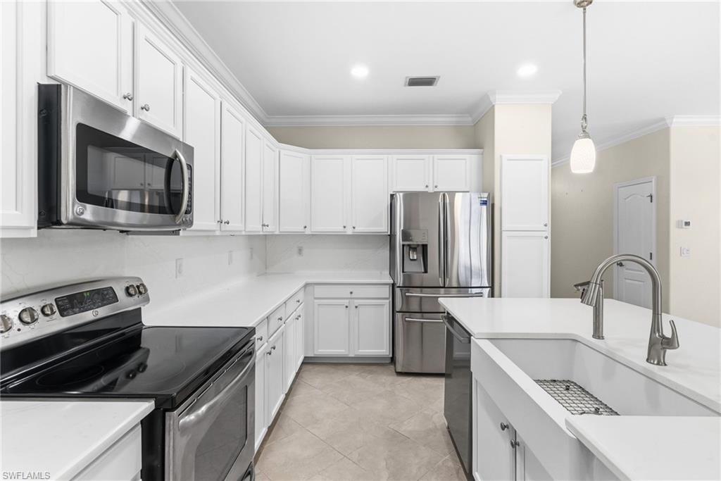 11068 Cherry Laurel Dr E Property Photo 11