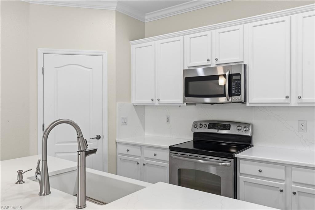 11068 Cherry Laurel Dr E Property Photo 12