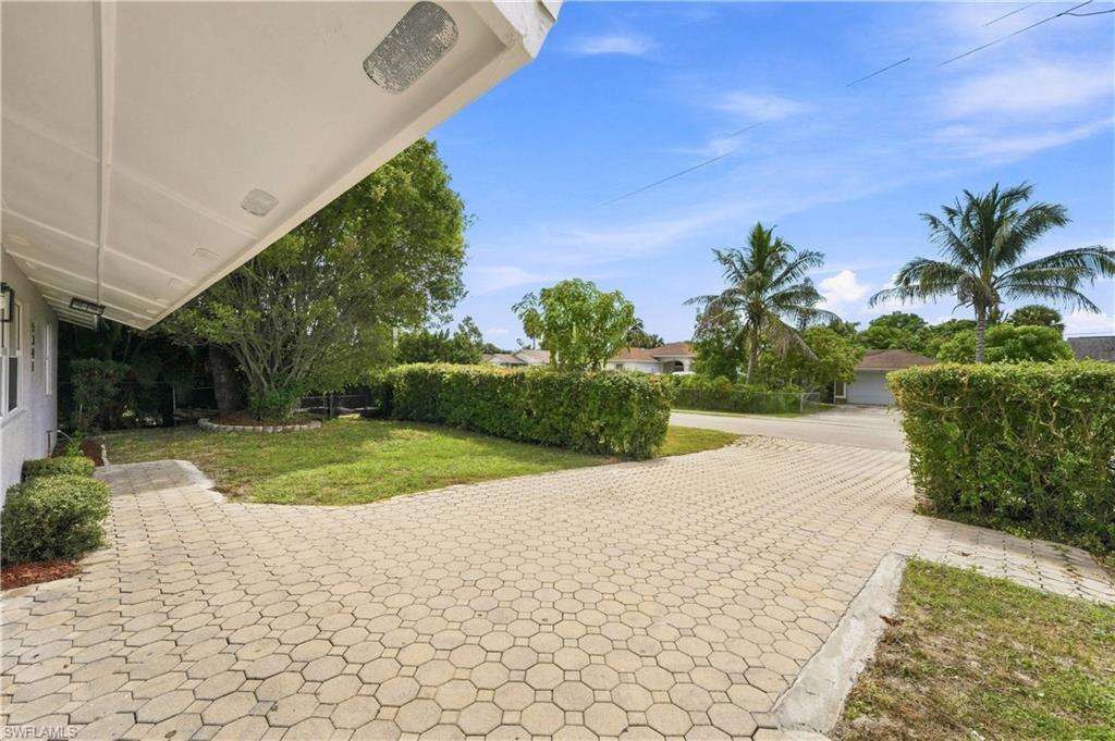 5341 Martin St Property Photo 4