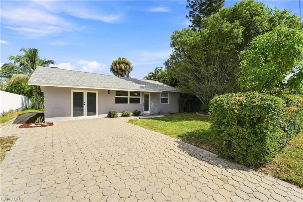 5341 Martin St Property Photo 5