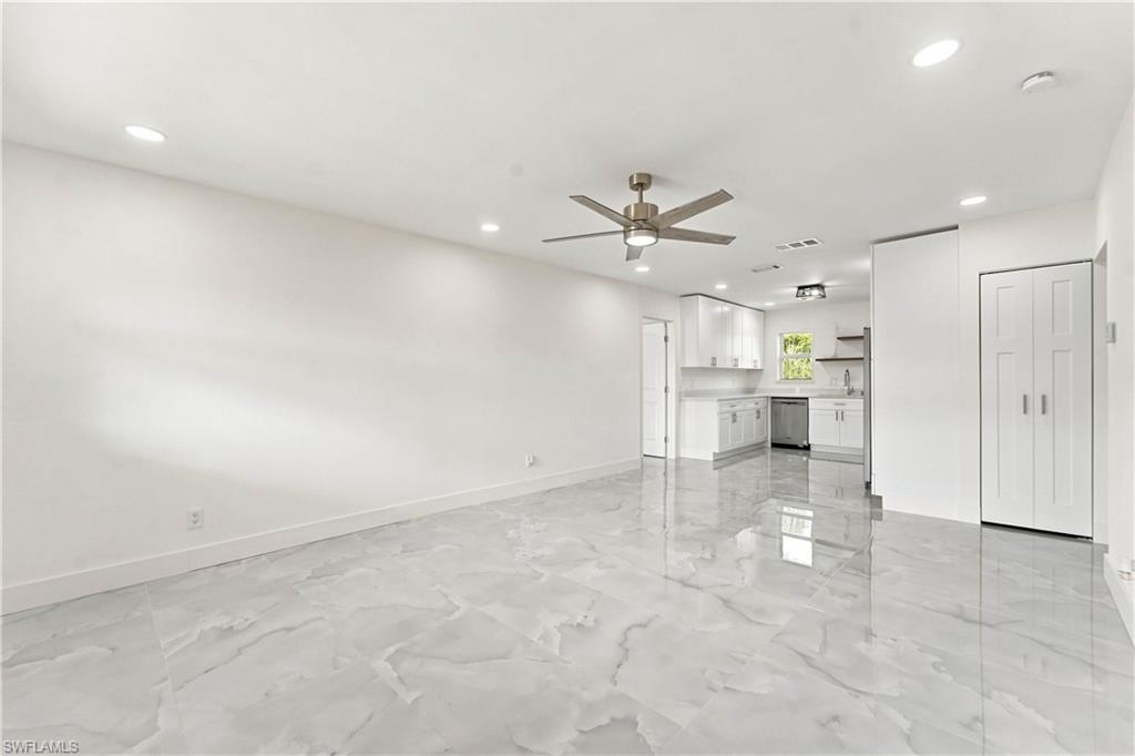 5341 Martin St Property Photo 7