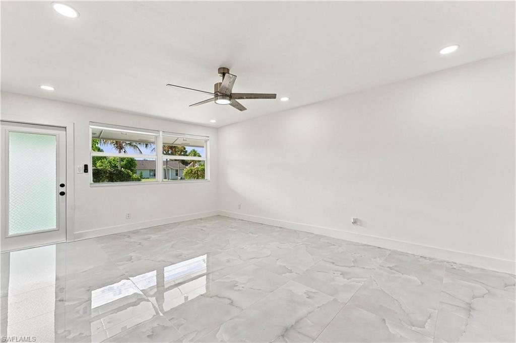 5341 Martin St Property Photo 10