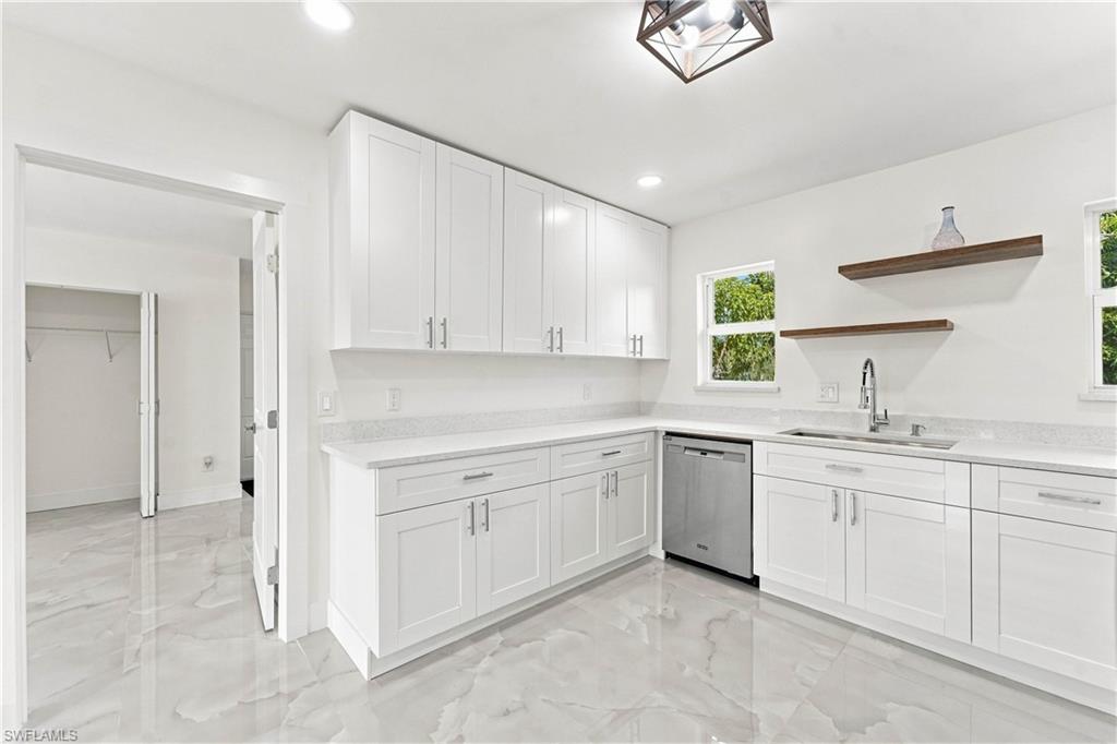 5341 Martin St Property Photo 13