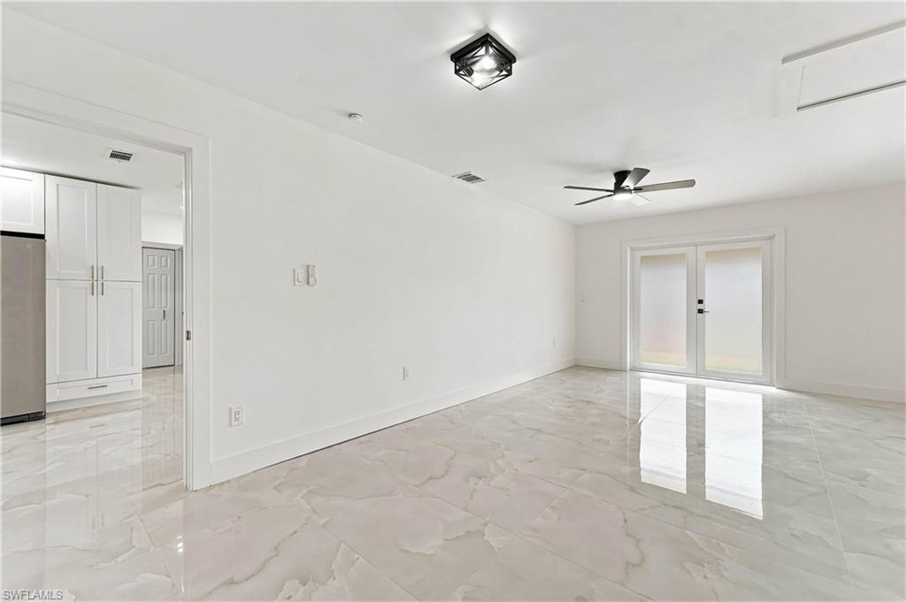 5341 Martin St Property Photo 17