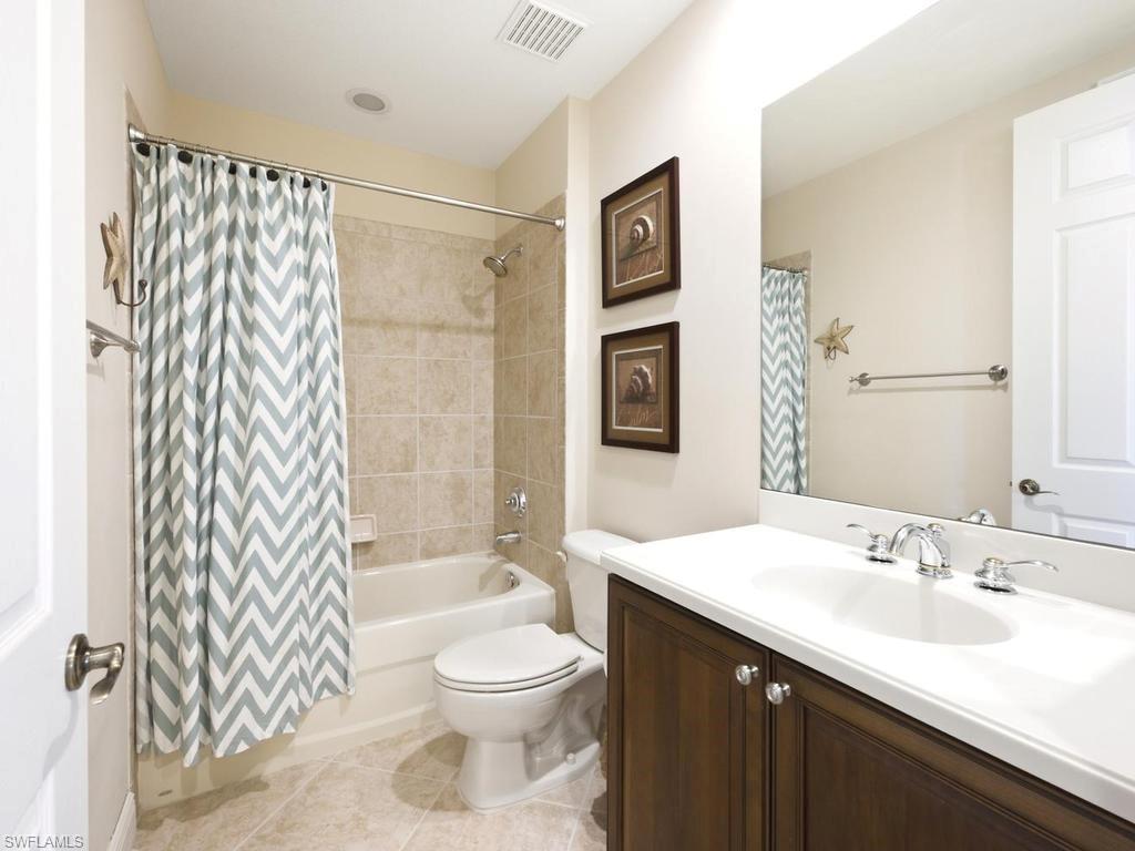 7877 Hawthorne Dr 102 Property Photo 21