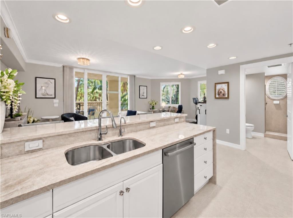2748 Tiburon Blvd E 106 Property Photo 4