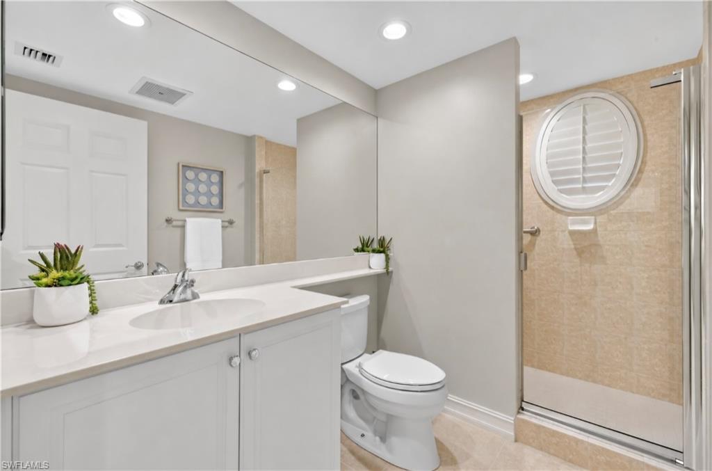 2748 Tiburon Blvd E 106 Property Photo 12
