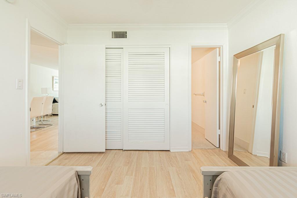 72 7th St S 203 Property Photo 17