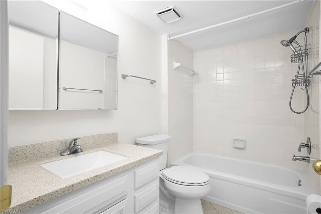 5773 Gage Ln 104b Property Photo 9