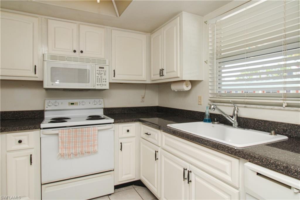 300 Valley Stream Dr 12-r Property Photo 10