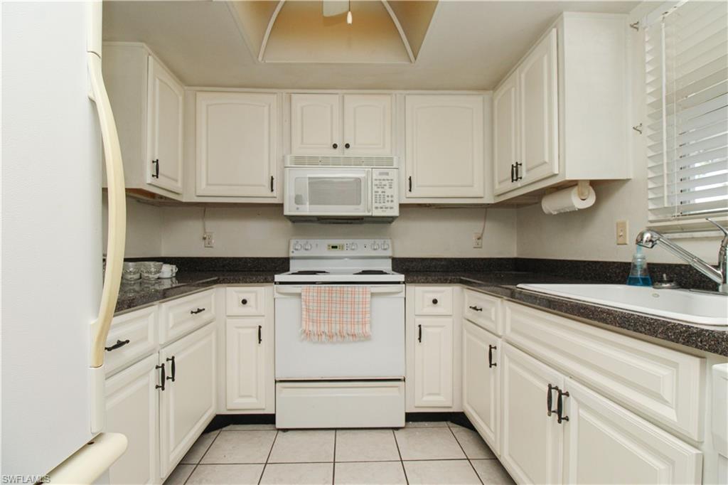 300 Valley Stream Dr 12-r Property Photo 11
