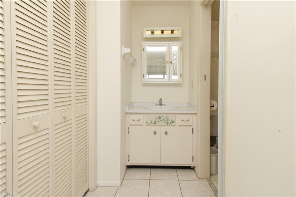 300 Valley Stream Dr 12-r Property Photo 18