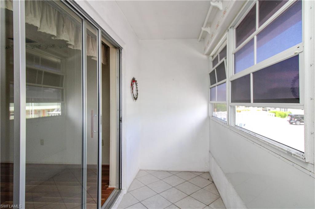 300 Valley Stream Dr 12-r Property Photo 22